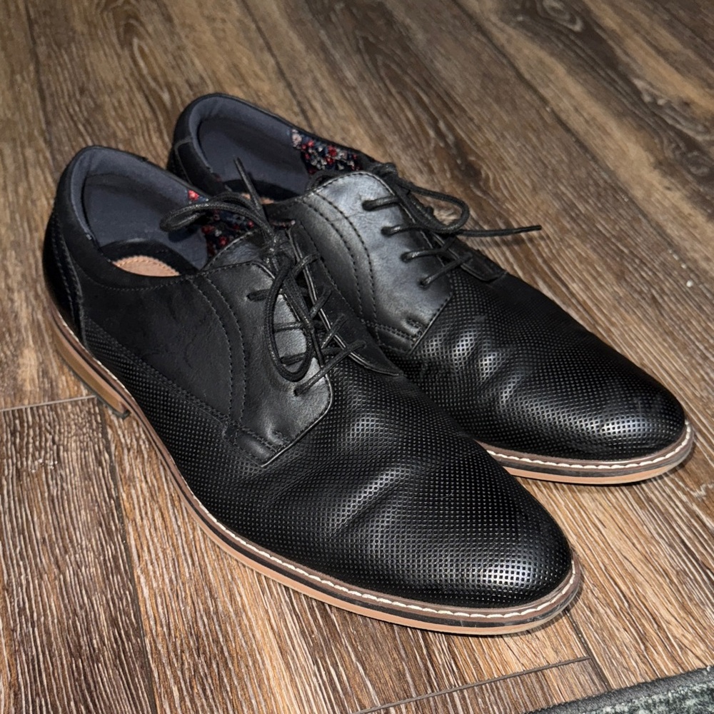Steve Madden Black Perforated Leather Oxfords